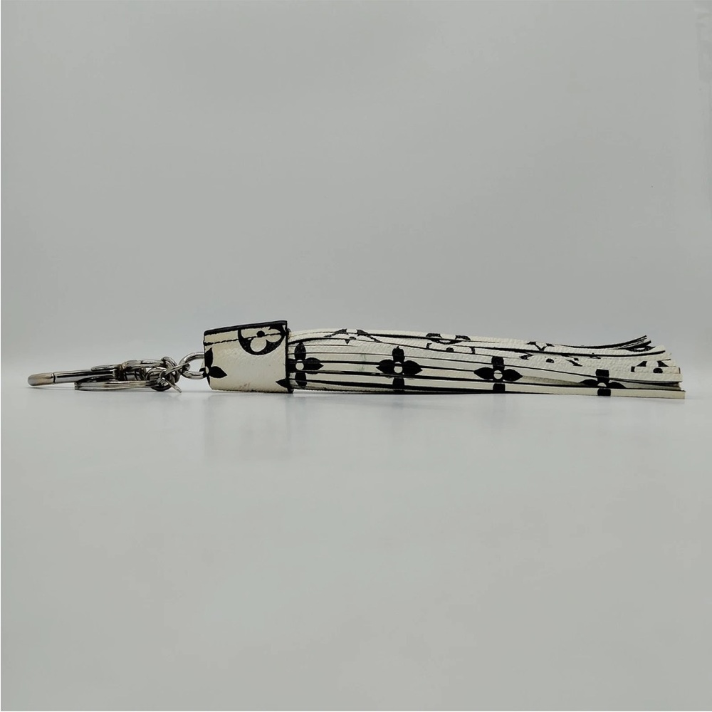 Louis Vuitton Black and White Tassel Keychain - Picture 4 of 9